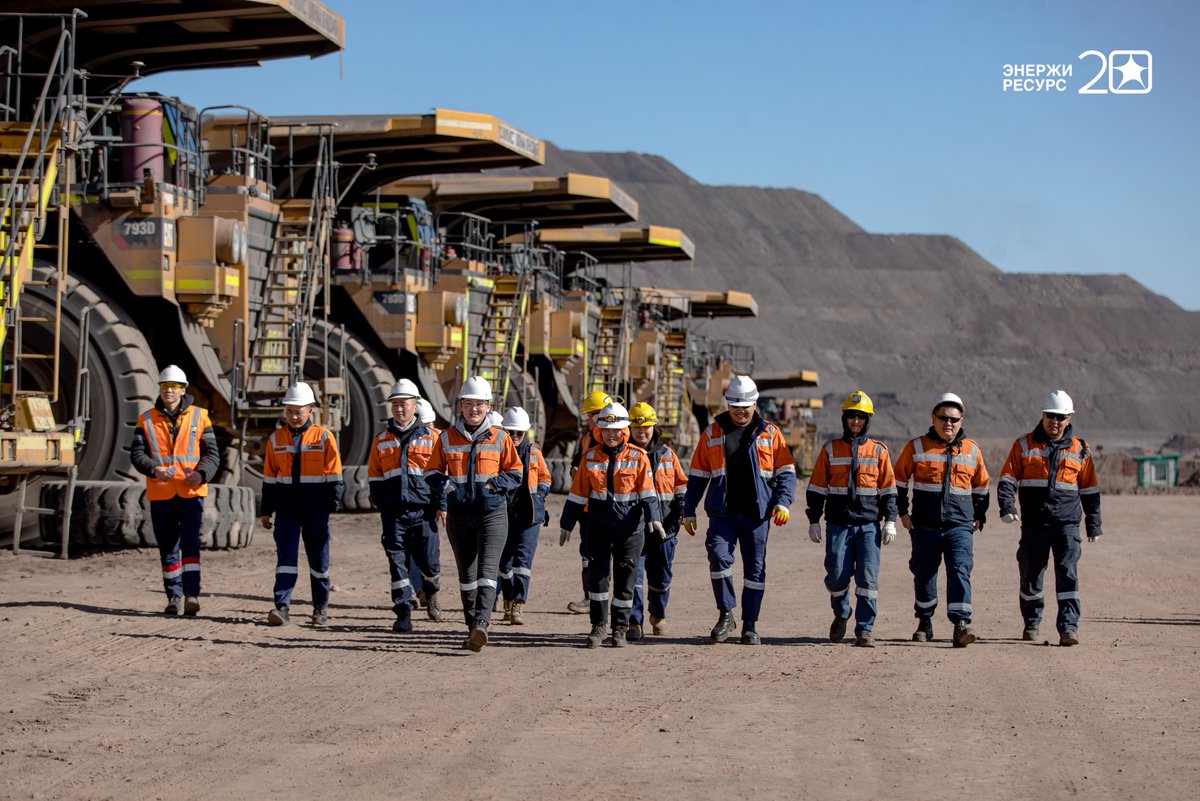 ӨНӨӨДӨР УУРХАЙЧДЫН БАЯРЫН ӨДӨР🇲🇳

Улс орныхоо хөгжлийн галыг бадрааж, эдийн засгийнхаа тулгуур багана болдог Уул уурхайн салбарын түүхт 103 жилийн ой тохиож байна👷👷‍♀️

Үе үеийн нийт уурхайчид, эгэл баатрууддаа баярын мэнд хүргэе!