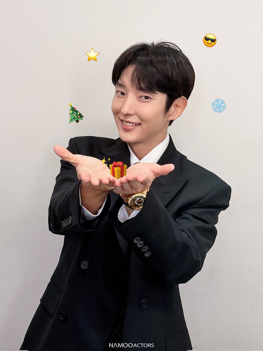 [#나무크리스마스] #NAMOO_Christmas 

𝑴𝒆𝒓𝒓𝒚 𝑪𝒉𝒓𝒊𝒔𝒕𝒎𝒂𝒔 𝒘𝒊𝒕𝒉 𝑵𝑨𝑴𝑶𝑶𝑨𝑪𝑻𝑶𝑹𝑺 🎄
준기 배우와 메리 크리스마스🎁
▶ bit.ly/4qnUM0F

#이준기 #LEEJOONGI #NAMOOCONTENTS