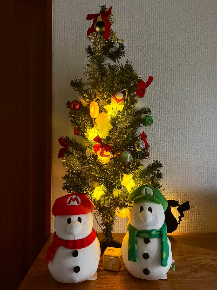 クリスマスですね。今年飾ったクリスマスツリーと、2004年木製ポケモン