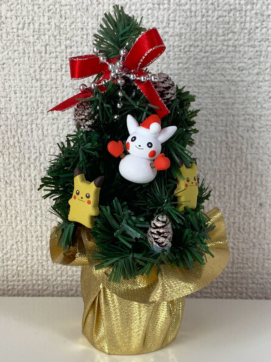 クリスマスですね。今年飾ったクリスマスツリーと、2004年木製ポケモン