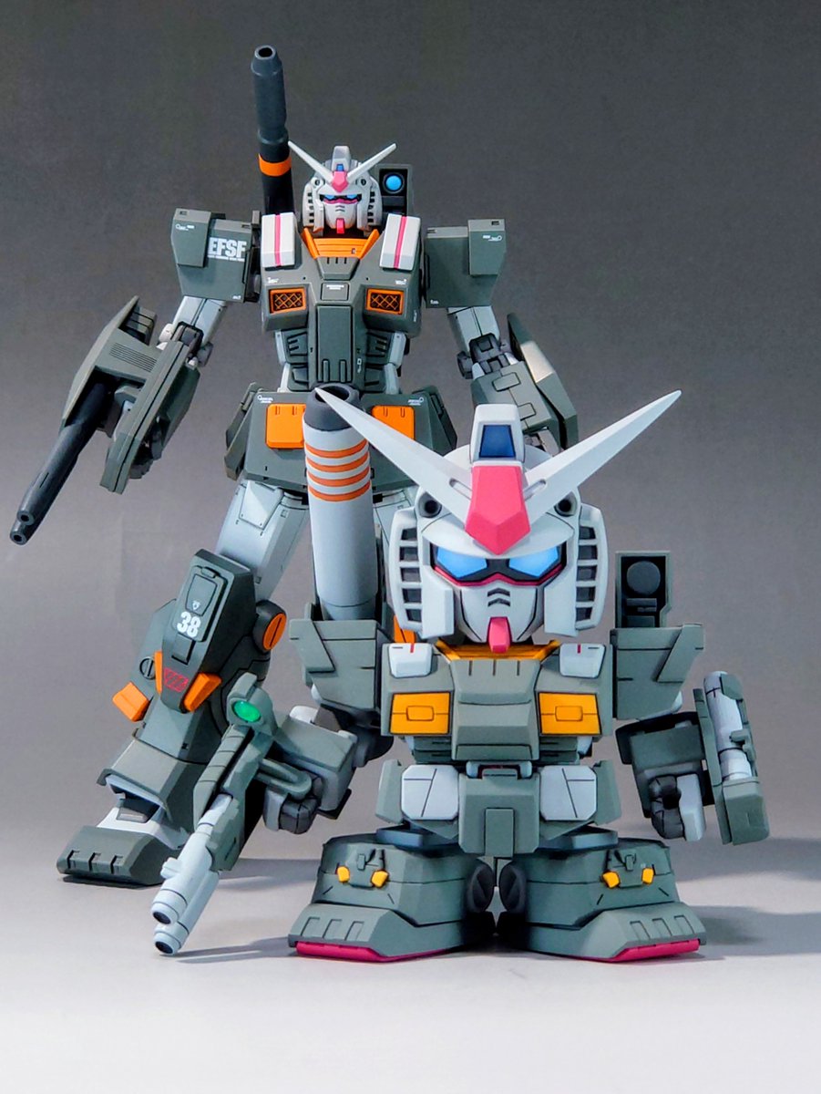 kkk01498266's tweet photo. #MerryXmsv

お揃いカラーのリアル&amp;SDのフルアーマーガンダムです！ https://t.co/QfeC2VP3ac