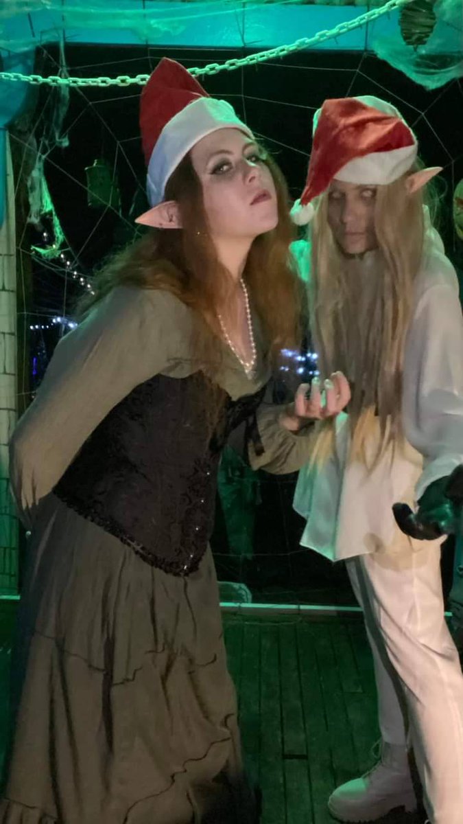 Like any good organisation with questionable morals, the Chaos Council has taken part in the traditions of the annual staff Christmas photography

#jackaby #jackabyseries #tilde #mrtilde #jackabybooks #tildejackaby  #cosplay #jackabycosplay #morwenfinstern #morwenfinsterncosplay