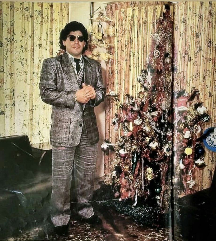 -Hijo, no te vayas a vestir tan temprano!

Yo desde las 2 de la tarde: