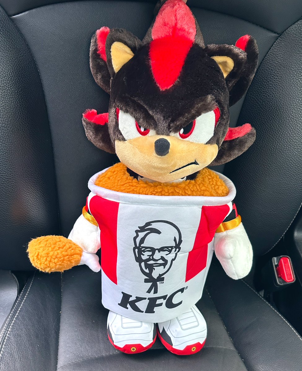 FrackDeals's tweet image. Merry Christmas from my grumpy chicken bucket son 🎄🍗