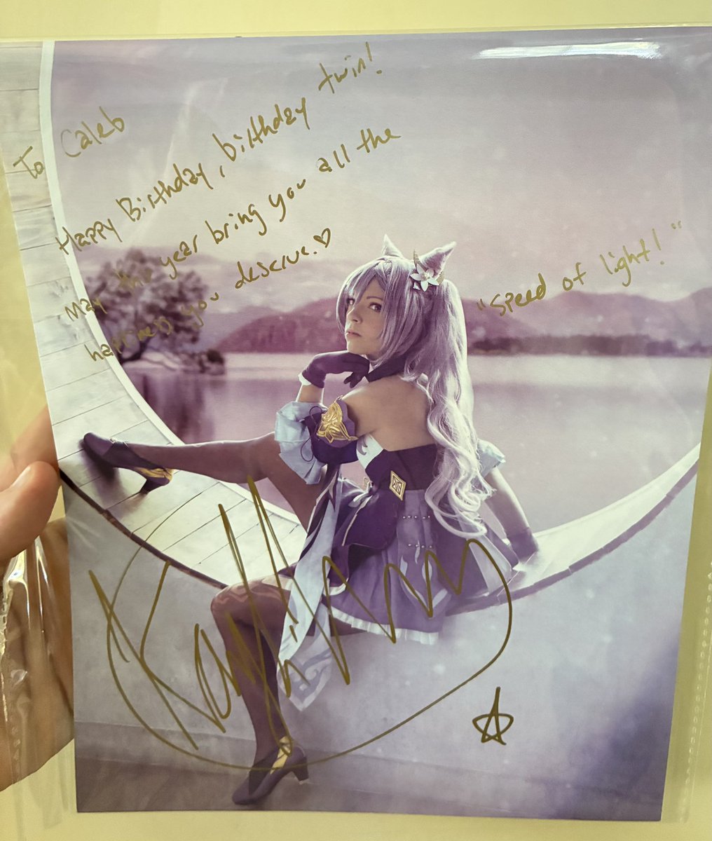 Thank you <a href="/KayliMills/">Kayli Mills 🍩👑</a> the autograph arrived this week. Enjoy your day and merry Christmas as well