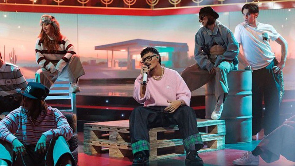 Formula_Music's tweet photo. ¿CON CUÁL DE ESTOS DOS ESPECIALES NAVIDEÑOS DE @La1_tve TE QUEDAS? 🤔

🔄 El de Dani Fernández 
❤️ El de Abraham Mateo 
#DaniFernandezRTVE #AbrahamMateoRTVE https://t.co/hhTOKfmXoM