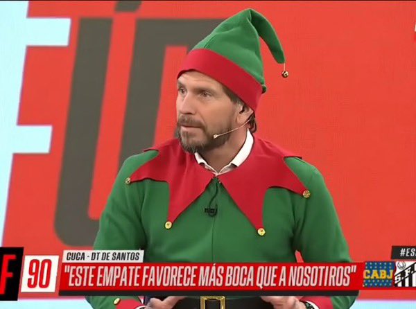 Yo te ví como repartias en la navidad del 2007 y hacías así y así con el gorrito y no repartiste ni un regalo. Te fuiste a probar con los reyes magos y no te dejaron ni subirte al camello.