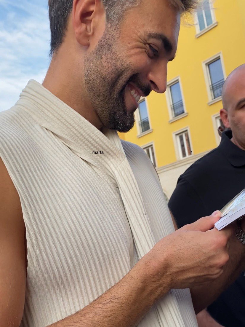 zvccherofilato's tweet photo. buon compleanno marcolì 💛 https://t.co/e4XS2NVEil