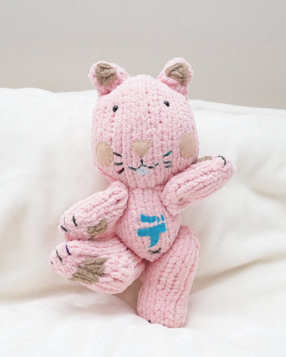 武道館に合わせてデラデラくんのあみぐるみを作りました！🧶✨ 耳