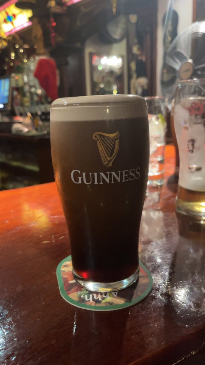 SizingRob's tweet image. Happy Christmas gang. To all who celebrate rip the arse off it.