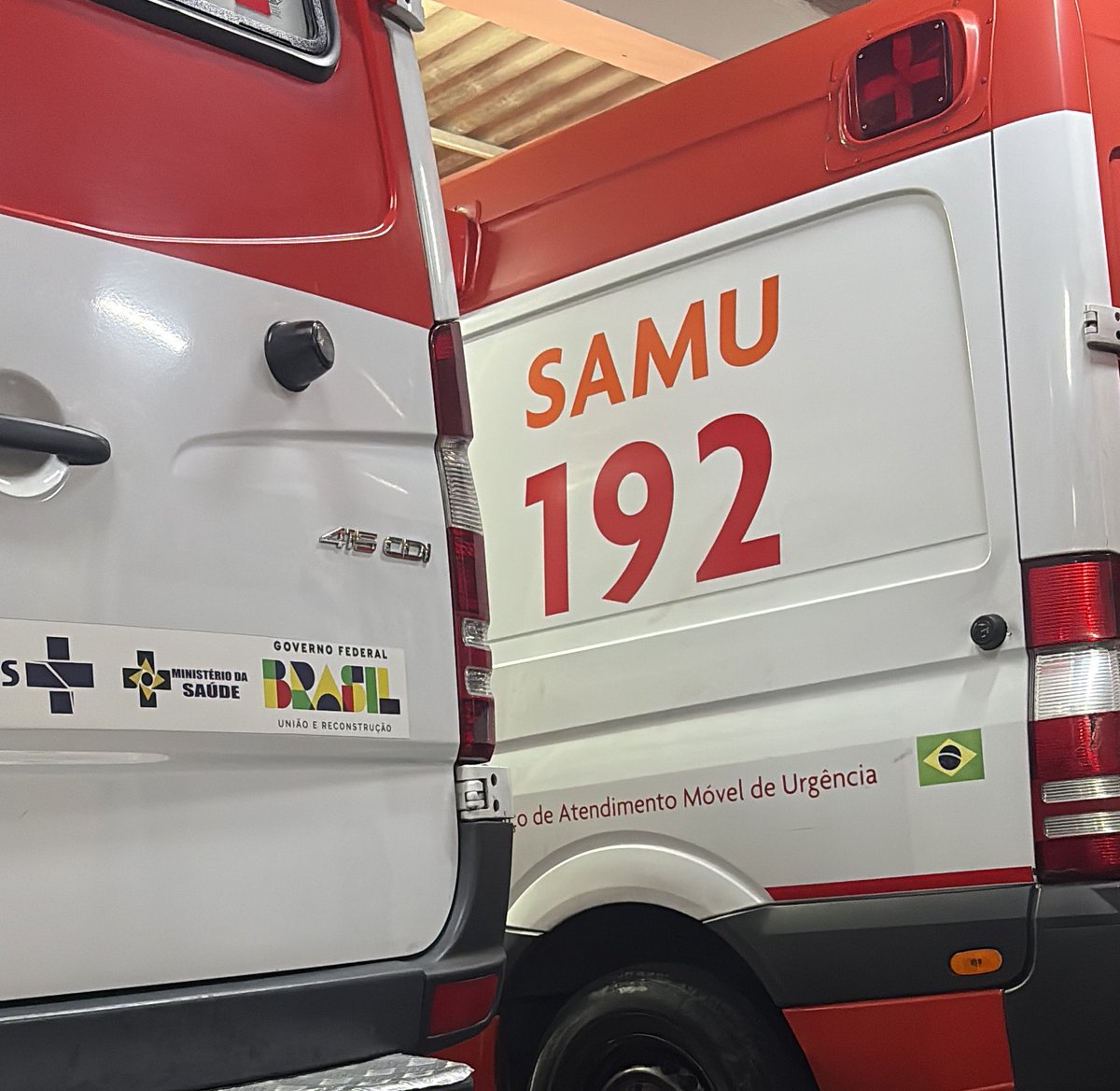 BolinhoCruel's tweet image. Bom natal pros trabalhadores essenciais.
Evitem a palavra com T.