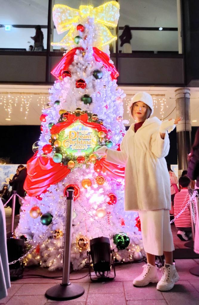 🎅🎄Happy Merry Xmas🎄🎁
ご家族、大切な人と心温まる素敵な時間をお過ごしください✨❤
ﾜﾀｼは今年もまったり家でフルーツケーキを食べるソロXmas🍰😹🌟
感謝をこめてメリークリスマス💖
皆様に沢山の幸せが訪れますように✨🎁🎀🎄❄🔔🦌🛷☃
📷️<a href="/maki_hatori/">羽鳥真希</a>