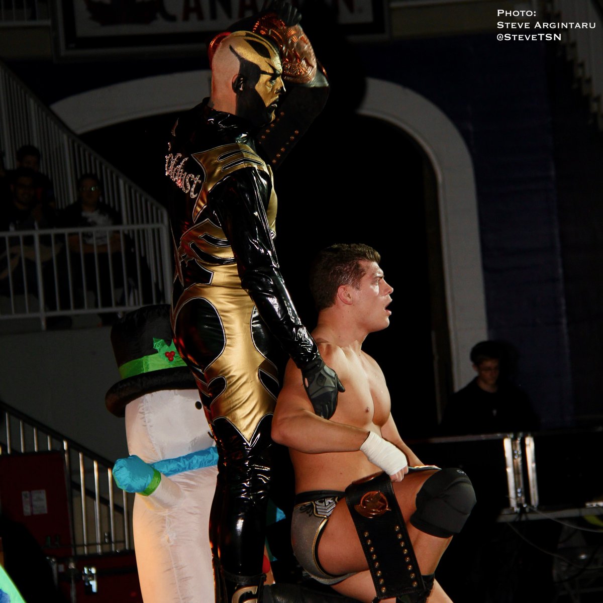 SteveTSN's tweet image. This time of year is all about spending time with family. 

Here’s Cody Rhodes and Goldust (@dustinrhodes) at a #WWE Holiday Tour event in Toronto 12 years ago (Dec. 30, 2013).

#MerryChristmas