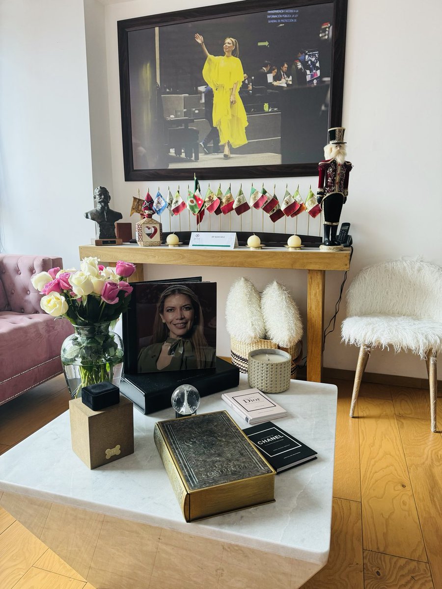 SeleneAvilaF's tweet image. Flores para mi #Chuy, gratitud lo que me reste de vida por su amor inconmensurable que era digno de loas y una colección de bendiciones. Su vida era un regalo precioso, tan valioso que no hay dinero que lo compre. La adopté de situación de calle, su raza era el amor infinito.❤️💔