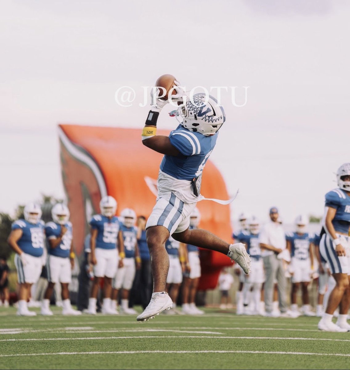 CoachGilpin's tweet photo. Congratulations to Joey Hernandez who was named @rgvsports 2nd Team All-Area Wide Receiver!!!
#beblue https://t.co/ubqtFvqMbl