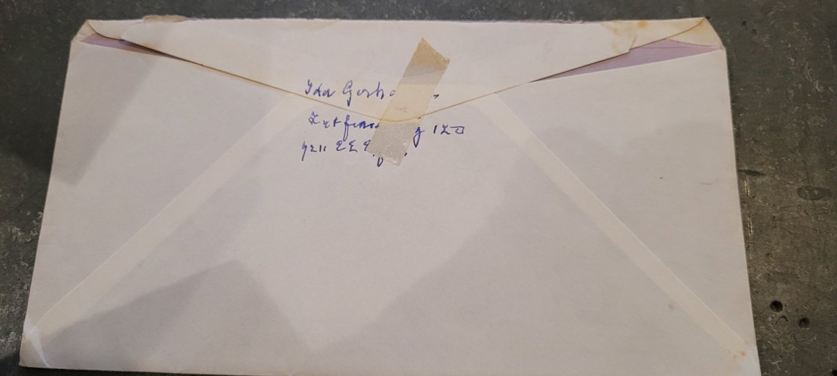 Kerstnacht 2025 
Hoe kan Herodes ' t licht verdragen
Dat in uw duisternissen blinckt
Advent 1989
Ida Gerhardt en Marie van der Zeyde. Hún wens lijkt nu een lafenis.
Met zijn tweetjes gingen we begin 1988 naar Kaapstad; met zijn viertjes voor het eerst even over met Kerst 1989.