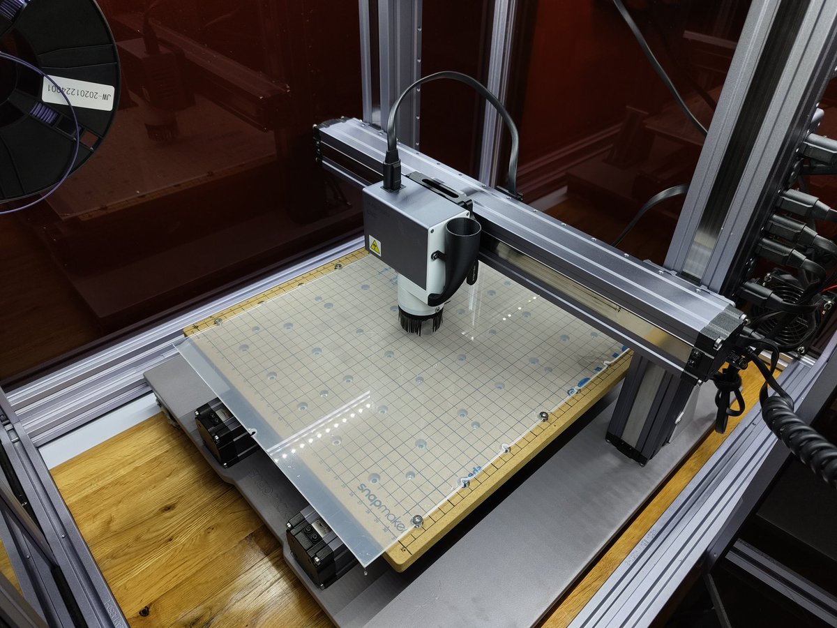 Mateusz123gopro's tweet photo. @snapmaker Hello snapmaker I have recently made a fully 3D printable PC case on the snapmaker 2.0 (350) and carved out a Christmas image on to the acrylic side panel.
Link to the YouTube video: https://t.co/sE7TlWs1YE
#SnapmakerXmas
#Snapmaker
Merry Christmas https://t.co/30MoDWyBZM