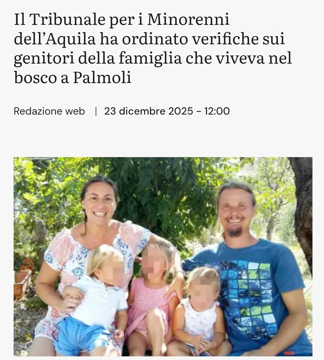 Flexgrimmy_'s tweet photo. Scopro con immenso stupore che c’è gente che vivrebbe volentieri nell’Ottocento, quando l’aspettativa di vita era di quarant’anni, la mortalità infantile altissima, non esistevano servizi basilari e i diritti dei bambini erano un concetto inesistente. 

Un mondo meraviglioso, certo: padri-padroni, donne mute e sottomesse, bambini considerati bestiame. 
Bellissimo davvero, finché non vi viene una colica renale. Allora di corsa al PS a godere dei vantaggi della modernità.
Poi scopro anche che questa stessa gente parla con grande sicurezza di pedagogia, giurisprudenza e psicologia senza conoscerne nemmeno le basi, ignorando concetti elementari che chiunque abbia due neuroni funzionanti dovrebbe sapere.

Allora tocca ribadirlo per l’ennesima volta a questa massa di zotici da social: i figli non sono proprietà dei genitori. 
Esiste il diritto dei minori, sancito dalle leggi italiane, dalla Costituzione e dalle convenzioni internazionali. 

I bambini sono soggetti di diritto, non oggetti. Hanno diritto all’istruzione, alla salute, alla socializzazione, a crescere in un ambiente sano, stimolante e umano. 

E no, la biologia non vi rende automaticamente buoni genitori. Mettere al mondo un figlio non vi autorizza a farne l’estensione del vostro fanatismo, della vostra ignoranza o delle vostre frustrazioni.

I figli sono sotto tutela dello Stato proprio perché voi potete sbagliare. E infatti non potete decidere di non curarli perché “non credete nella medicina” se non siete medici. 

Non potete non mandarli a scuola perché pensate che li indottrini. Non potete pensare di istruirli da soli se siete degli ignoranti funzionali.

 Se un bambino cresce in una famiglia disfunzionale e viene privato di questi diritti, quello è maltrattamento. E il maltrattamento non è solo lo schiaffo. 

È togliergli le cure, farlo vivere in ambienti insalubri, nell’umidità, senza pasti adeguati, senza scuola, senza sport, senza relazioni. È impedirne lo sviluppo psicologico, emotivo e sociale.

Un bambino non lo fai vivere in una cuccia, non lo tieni fuori dal mondo, non lo condanni all’analfabetismo perché “lo Stato è cattivo”. 

Se non lo fai socializzare, non svilupperà identità, perché l’identità nasce nella relazione. 
Sono concetti di base, elementari, che non richiedono una laurea, ma almeno un briciolo di intelligenza e responsabilità.
Quindi no: se pensate che il giudice abbia sbagliato, che abbiano sbagliato pedagogisti, assistenti sociali e professionisti che hanno seguito il caso, il problema siete voi.

 Siete fuori di testa, pericolosi per la società e soprattutto per i vostri figli. Avete sfruttato la capacità biologica di riprodurvi, ma non l’intelletto necessario per essere genitori. Perché figliare è facile. Essere genitori no.