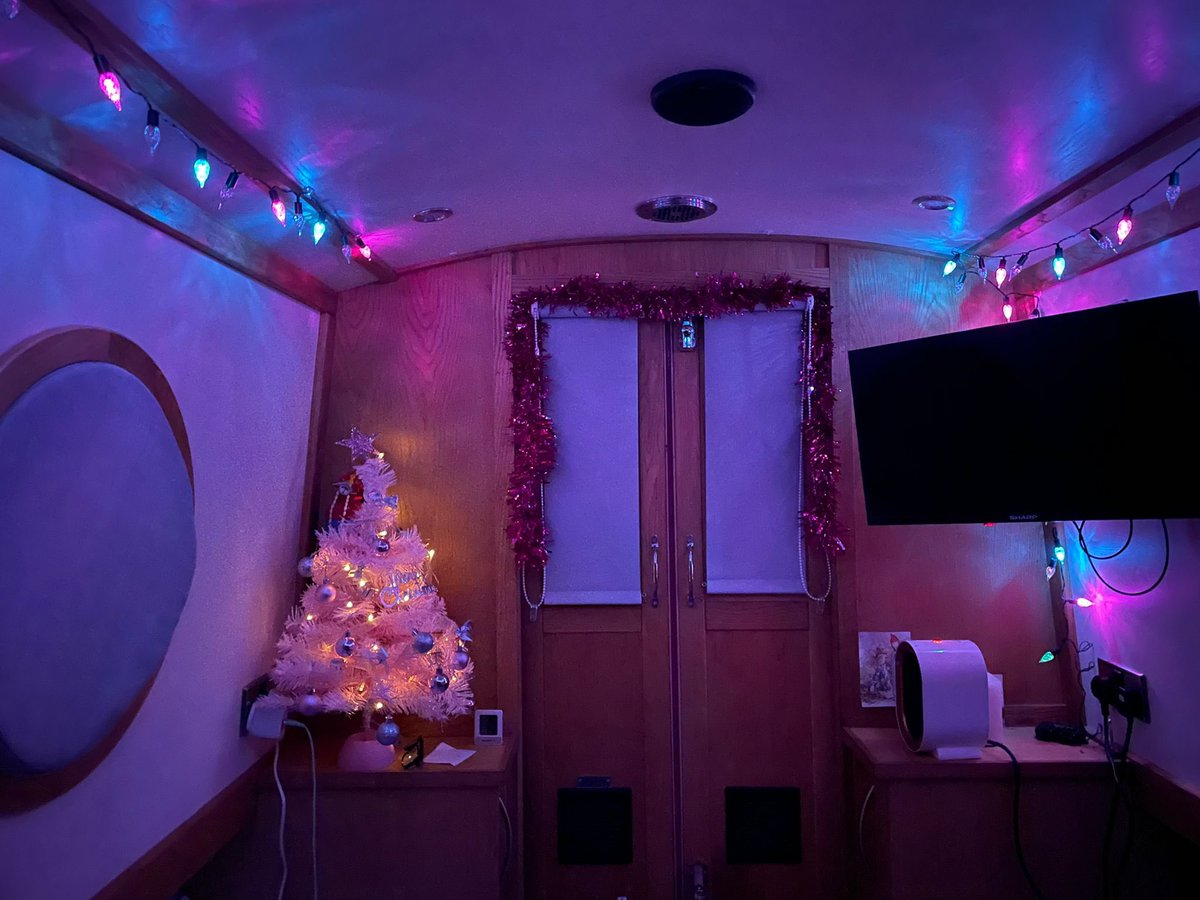 Lorna Jane Tooley tweet media