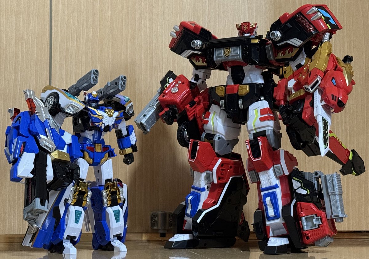 メタルカードボットWよりグランブルーレオン！！ ブルーコップWと