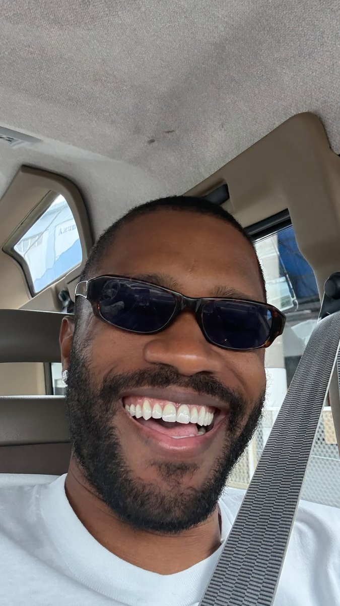 ibfs_mag's tweet photo. [Music]
Frank Ocean(フランク・オーシャン)が、UKラッパーFakemink(フェイクミンク)らと共に日本に滞在中。クリスマスイブには、日本を代表する建築家・丹下健三が手掛けた東京カテドラル聖マリア大聖堂のクリスマスミサに参列していた模様。 https://t.co/aOjcMFRg4J
