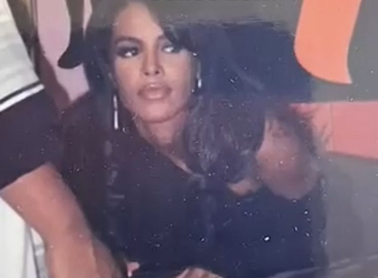 Aaliyah_Fanatic's tweet photo. Mug was so nasty here. https://t.co/vRlv61HRkq