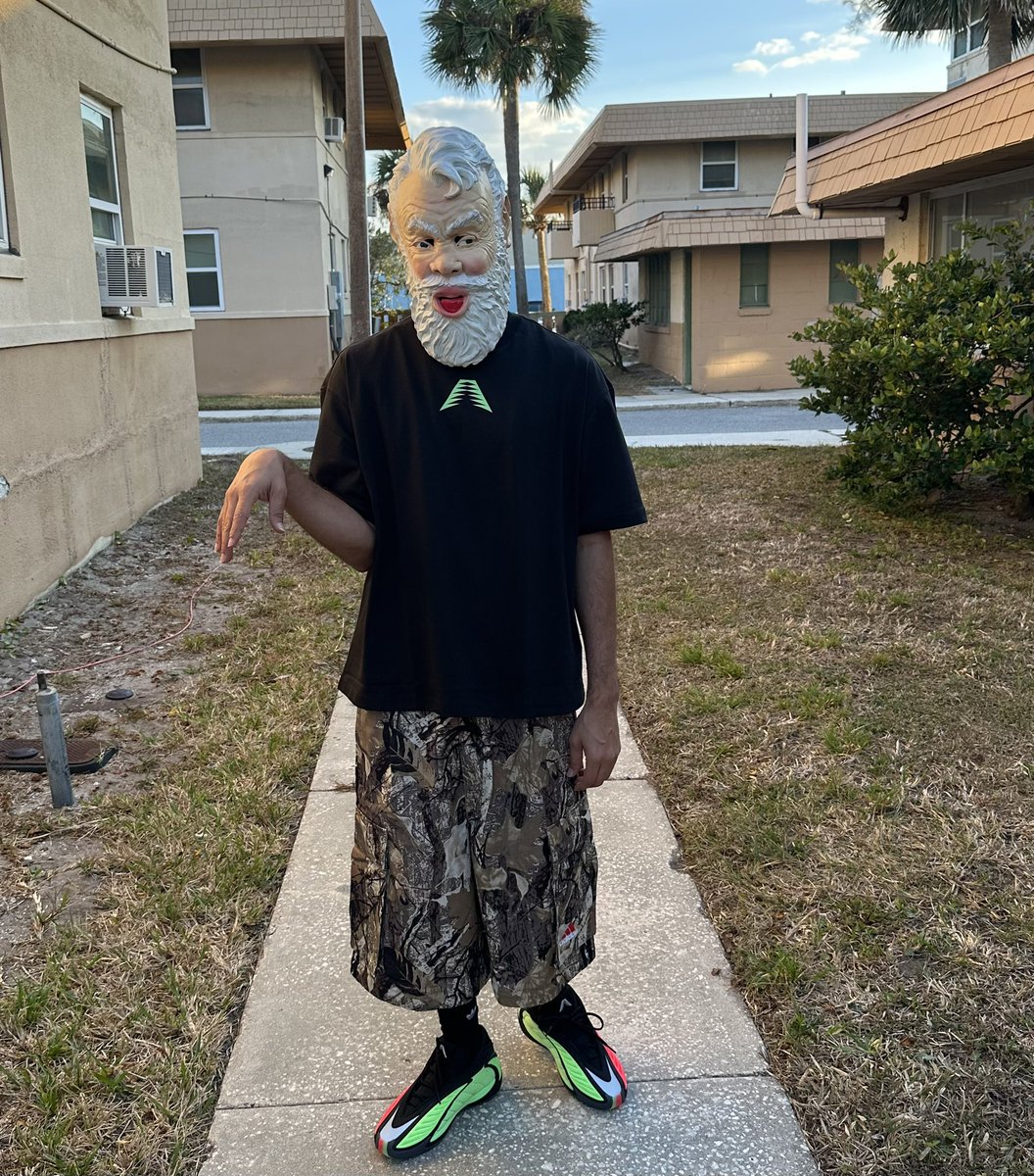 CROSS &amp; CHRISTMAS TREE ARE OPPOSITE .. OH .. USED TO CELEBRATE HIS BIRTH BUT NOW I CELEBRATE HIS DEATH ..