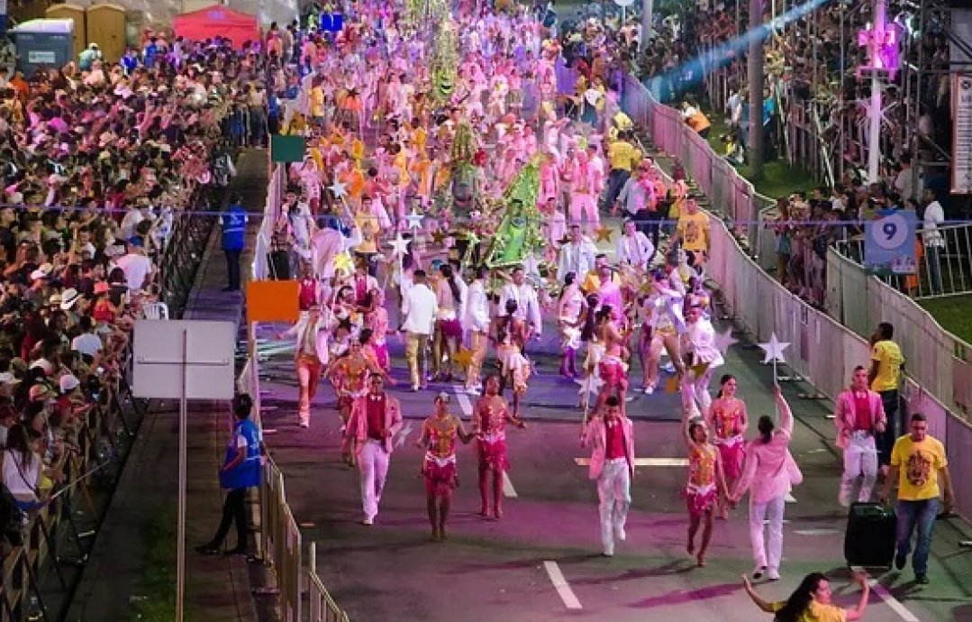 JorgeIvanOspina's tweet image. Sabían ustedes que el Salsodromo nace en el año 2008 en nuestra 1era  administración, como reemplazo el 25 de diciembre de la cabalgata. Sabían que la primera vez que lo hicimos fue en la Avda Roosvelt y terminamos en el Pascual con un gran concierto. ¿ El Poder para que ?  para…