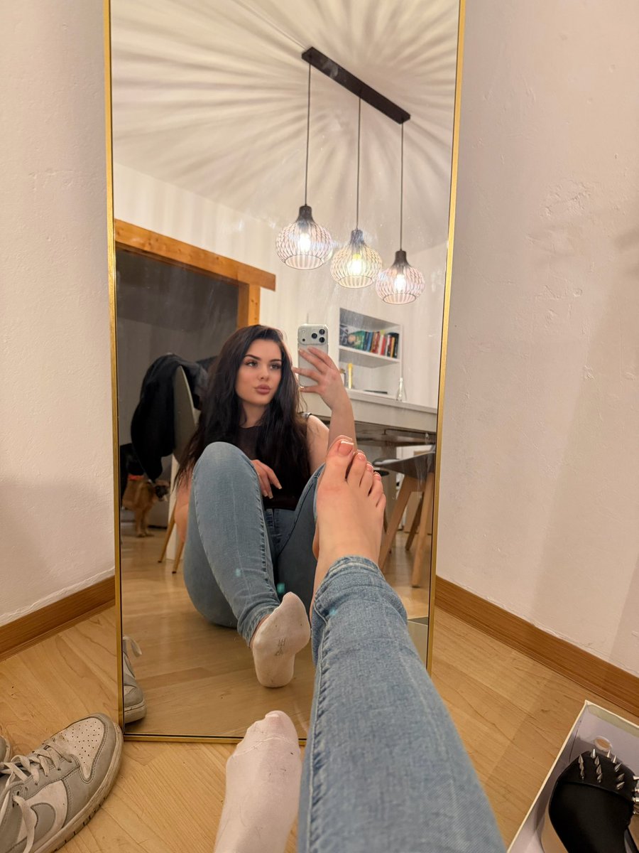 Gottenlea's tweet image. The reason why your wife isn’t receiving a gift: