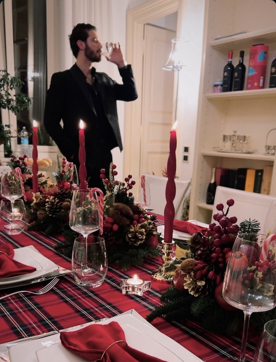 buon natale ok, ma mai b(o)uono come quello di rasha 🎄🫠