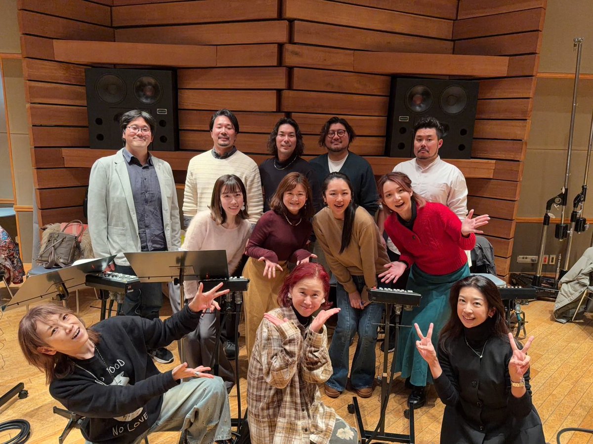 piano_shiho's tweet image. Merryクリスマス🎄
イブの昨日は、梶浦由記さん #Fion0806　　尾澤拓実さん　#Roidual  と共にレコーディング。歌人三昧サマディさん、素晴らしい合唱をありがとうございました！！#UtabitoSamady 
ハッピーすぎてニマニマ全開のワタクシ🤣
はあ、幸せなイブでした💓