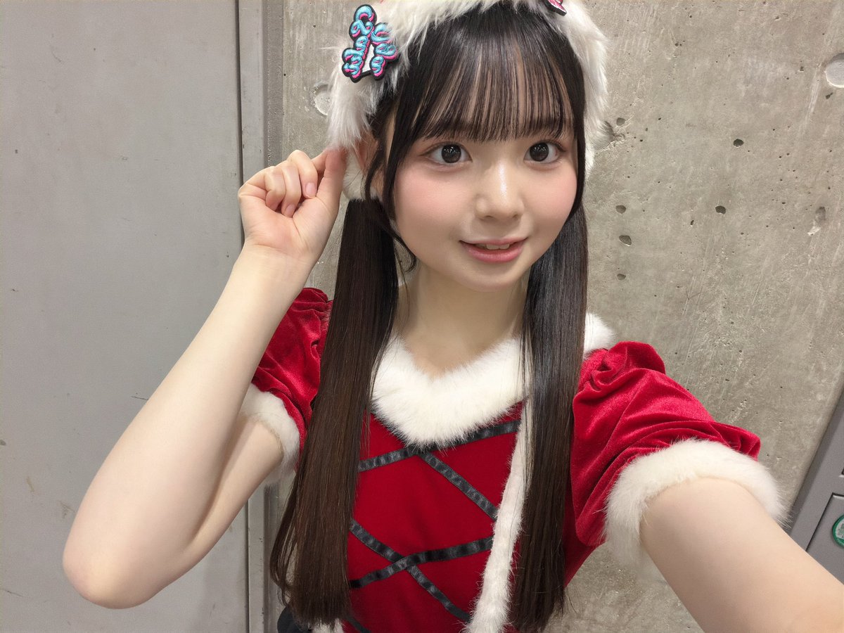 大賀彩姫　AKB48 20周年記念　赤チェック衣装　生写真　直筆サインホログラム 大賀彩姫 AKB48 20周年記念 赤チェック衣装 生写真 ホログラム - メルカリ