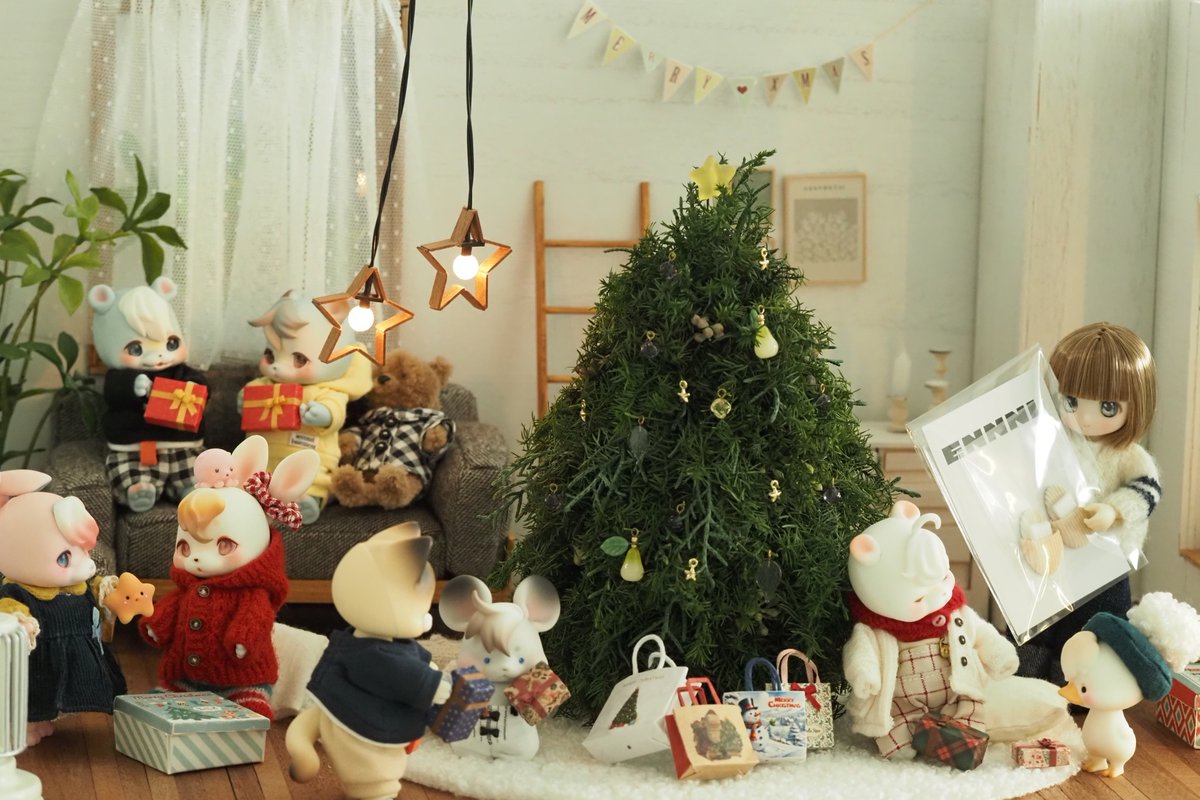 みんなクリスマスプレゼント貰って良かったね꙳✧ ⋆
ここに居ない子の分は袋に入ってるよ 𖠰 𖥍 𖦞 ୨୧ 

･････････････････････
#kumukuku