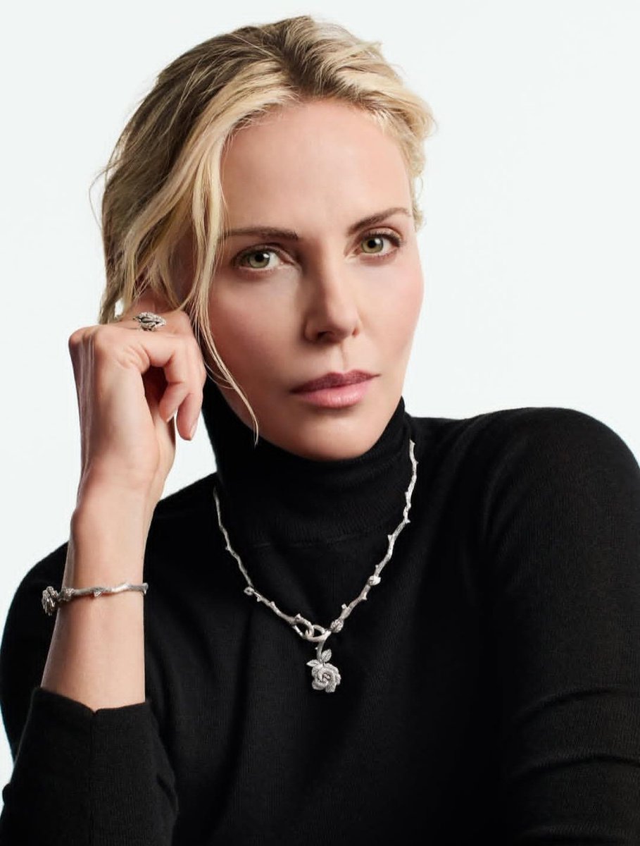 charlize1767's tweet photo. 💖 https://t.co/7X3M6JuuN1