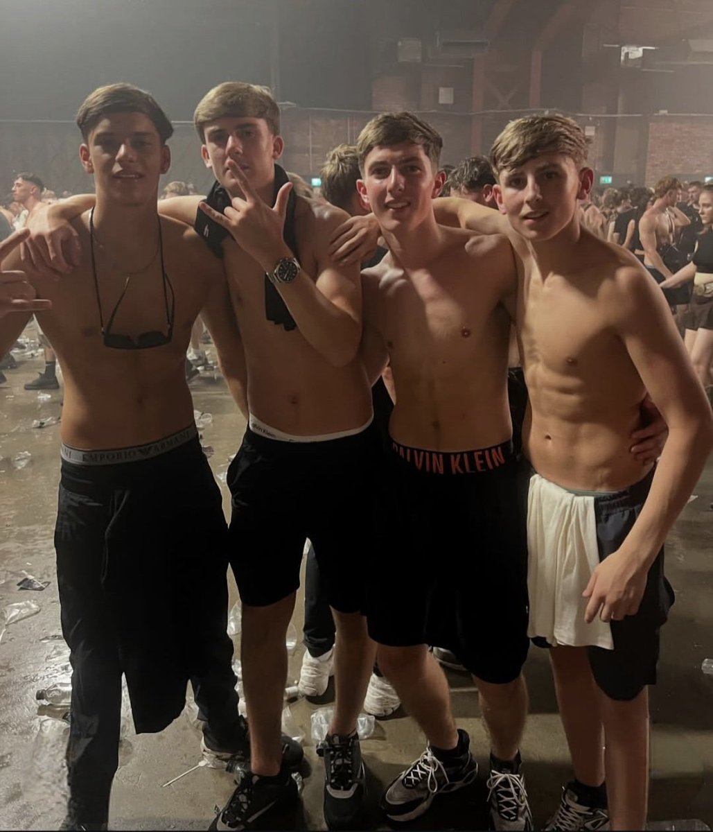 StraightArchive's tweet image. 