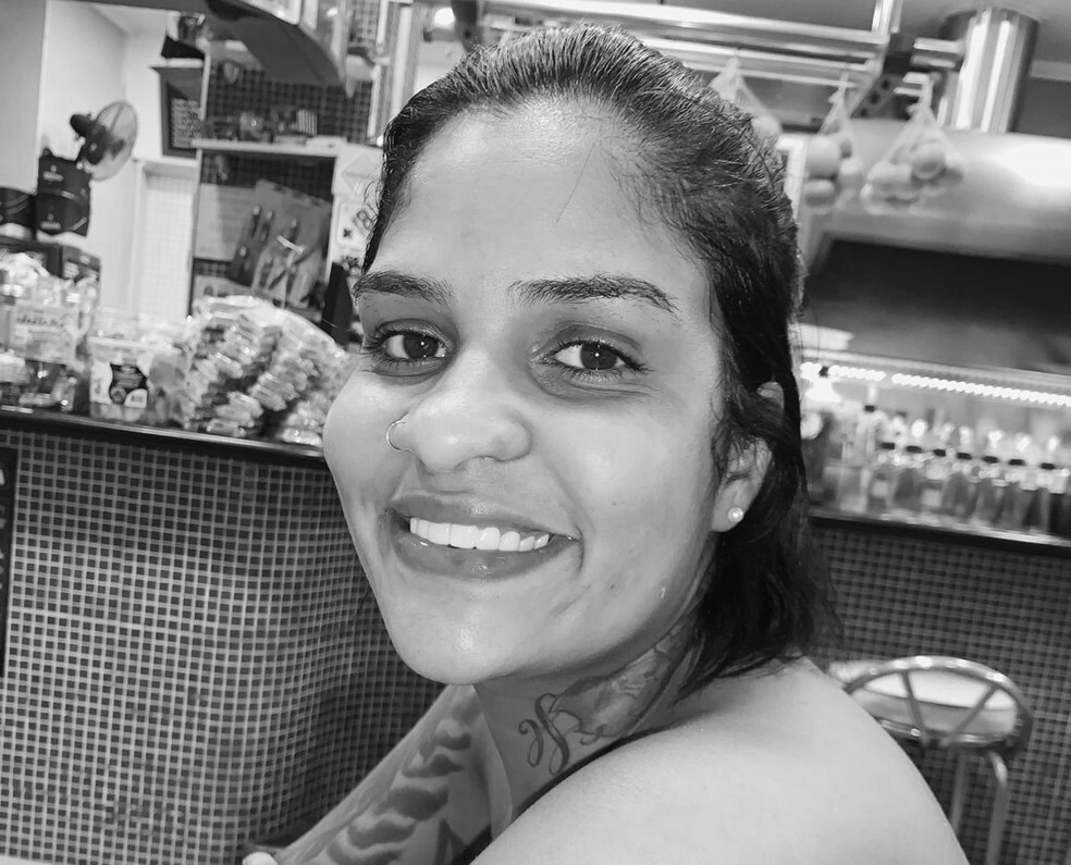 Tainara Souza Santos 

É impossível não se entristecer com uma notícia dessas. Tainara lutou por semanas, e mesmo com toda a esperança, a dor falou mais alto. Que ela descanse em paz, livre de todo sofrimento, e que Deus conforte o coração da família e de todos que a amavam. 🖤🕊️