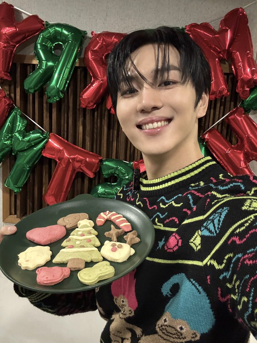 nakedxproud's tweet photo. ❄️･:*:･𝑀𝑒𝑟𝑟𝑦 𝐾𝐼𝑁𝑂’𝑠𝑚𝑎𝑠･:*:･☃️

🎄https://t.co/XYJfttmENo

#KINO #키노 #크리스마스 #christmas https://t.co/wNDwabaQd4