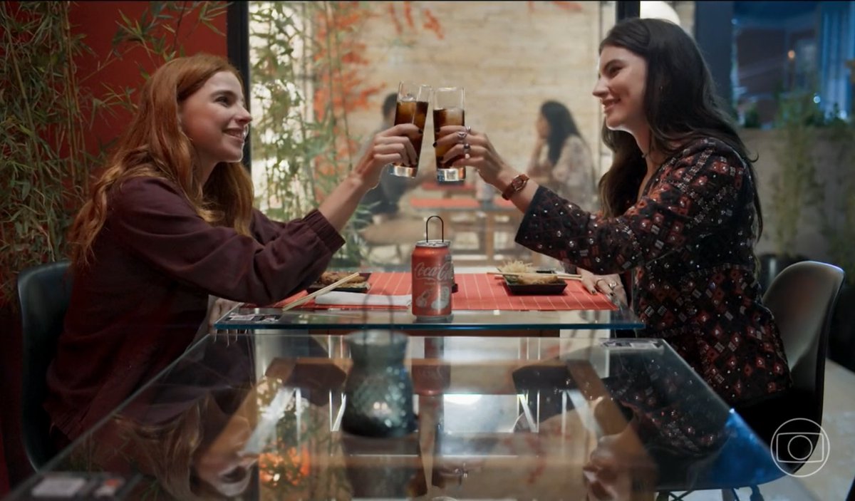 llaaaaalisa's tweet image. Acho muito fofo que as duas nunca namoraram e tão descobrindo juntas essas nova fase da vida juntas #TrêsGraças