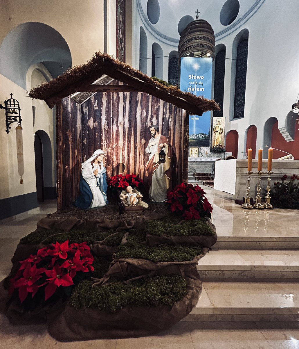 Dzisiaj w Betlejem, dzisiaj w Betlejem wesoła nowina! 🌟
Zdrowych i spokojnych Świąt Bożego Narodzenia!
Odpoczynku w codziennym zabieganiu i dobrych ludzi wokoło! 🎄