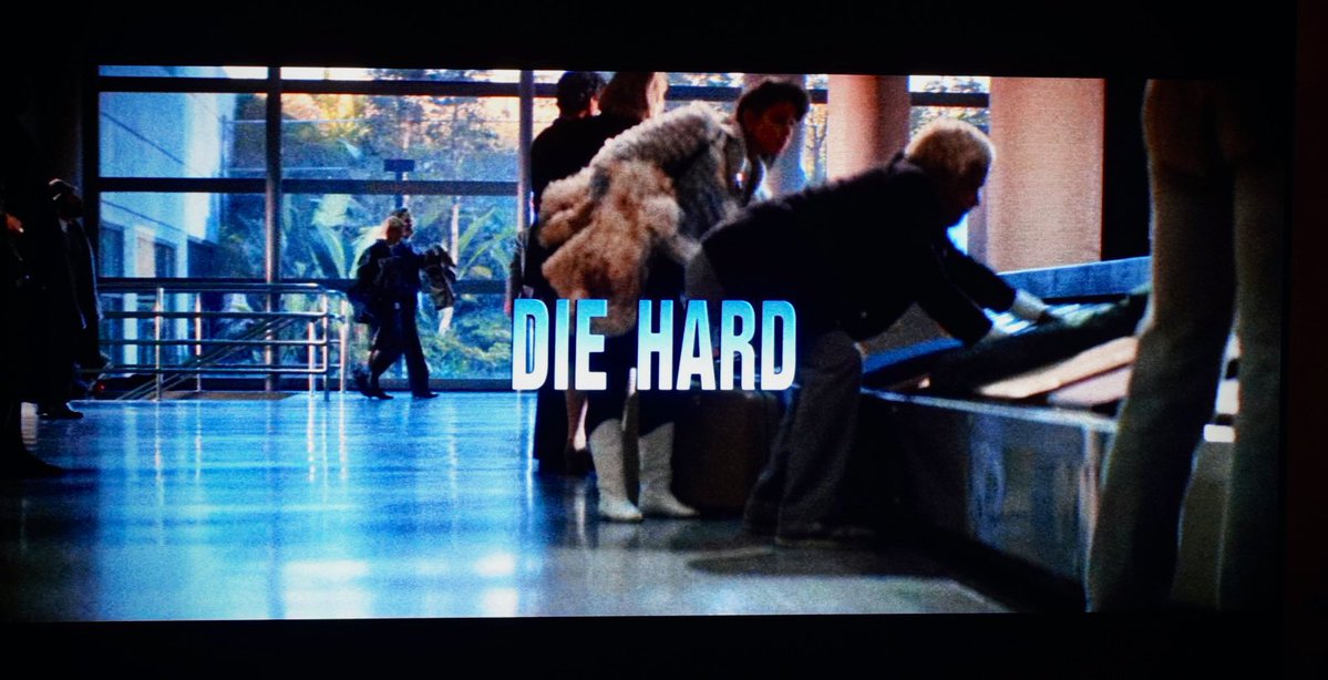 HIDEO_KOJIMA_EN's tweet image. This is what I watch every year on Christmas 🎅🏻🎄🕯️