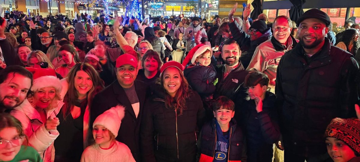 Welcomed the holiday season at THE AVENUE’s  annual tree lighting in our district—bringing families, neighbors, and joyful children together to celebrate warmth, light, and togetherness. 🎄✨