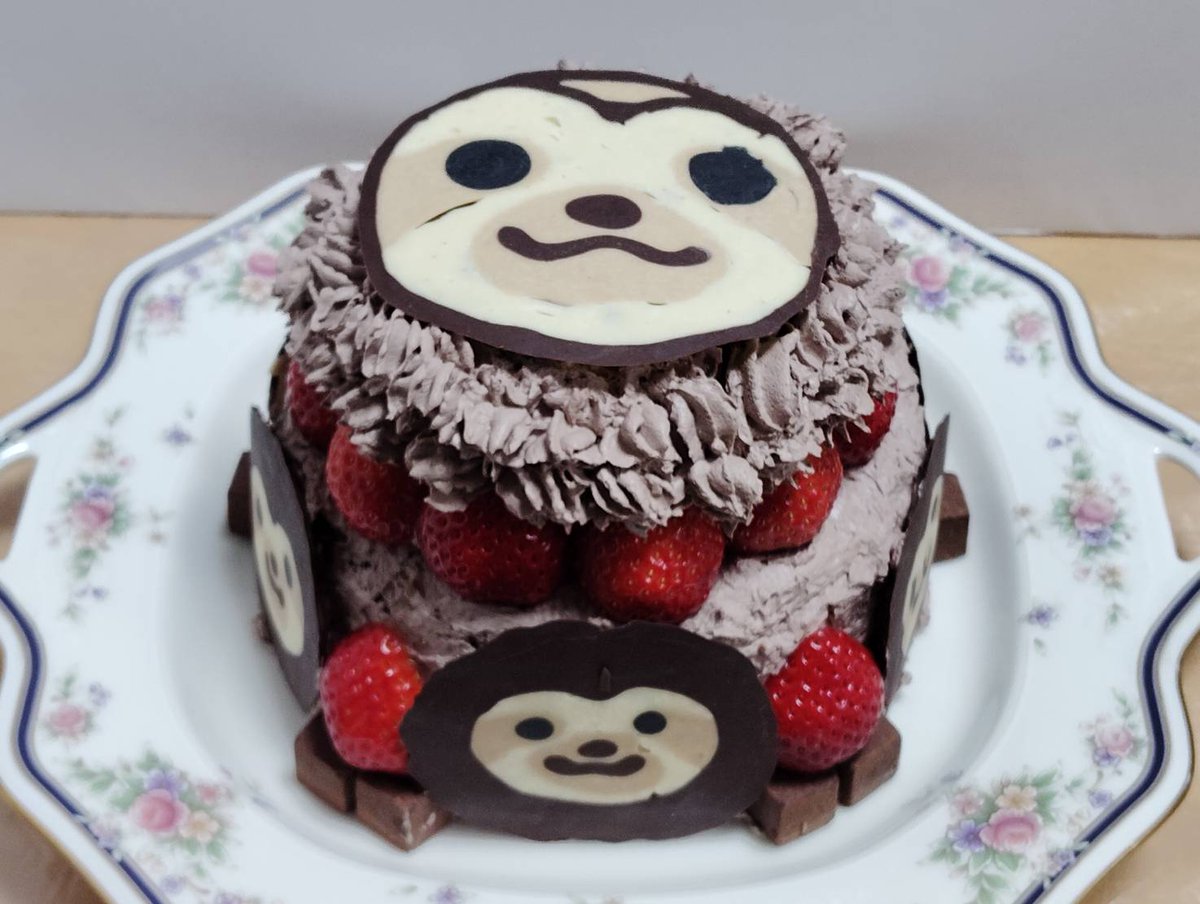 franranddon's tweet photo. 今年の嫁さん手作りクリスマスケーキ
ナマケモノモチーフ
美味しく頂きました
(o´∀`)b https://t.co/kuj53OJh6A