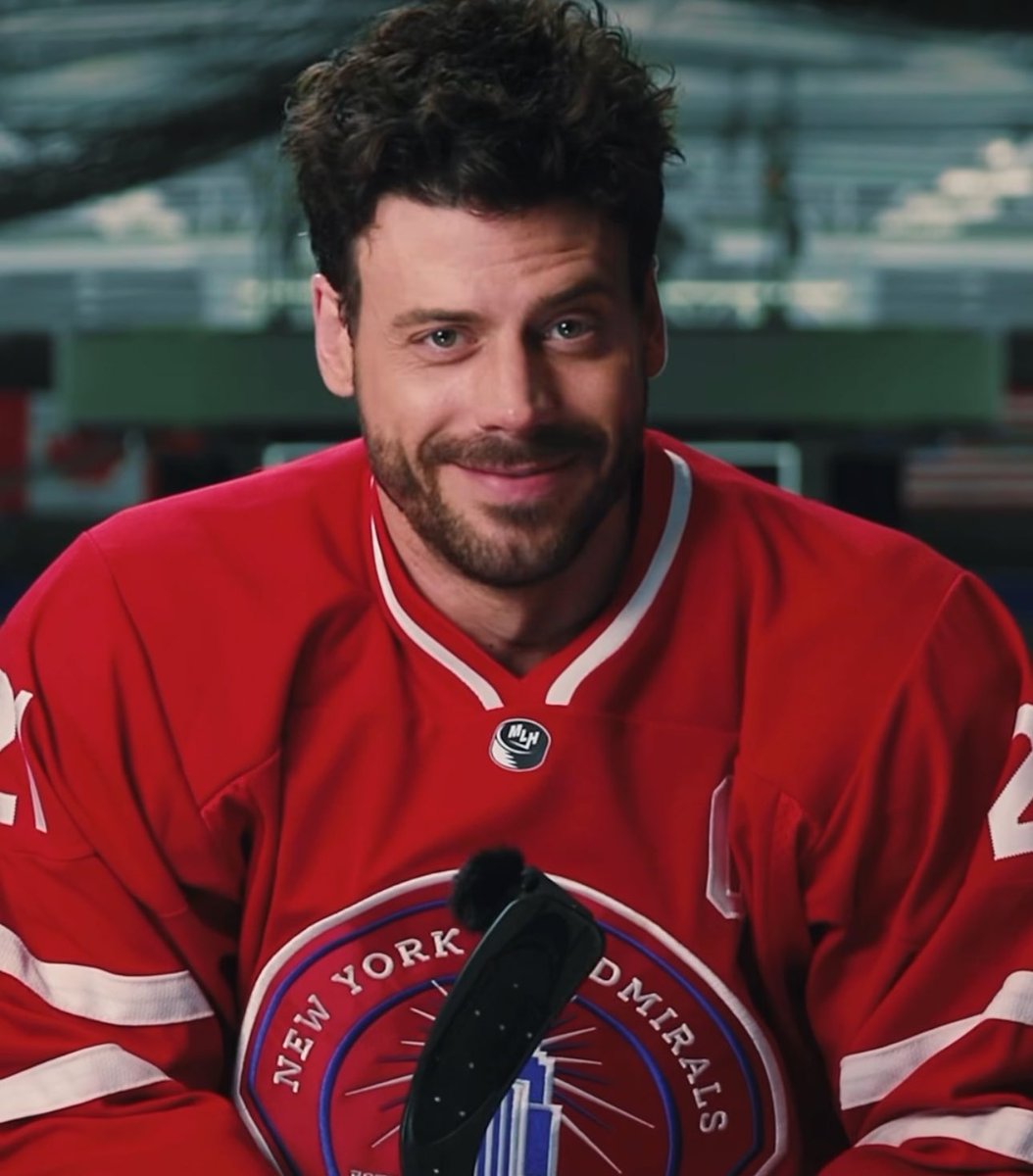 bluberryskip's tweet image. gorgeous gorgeous beautiful man