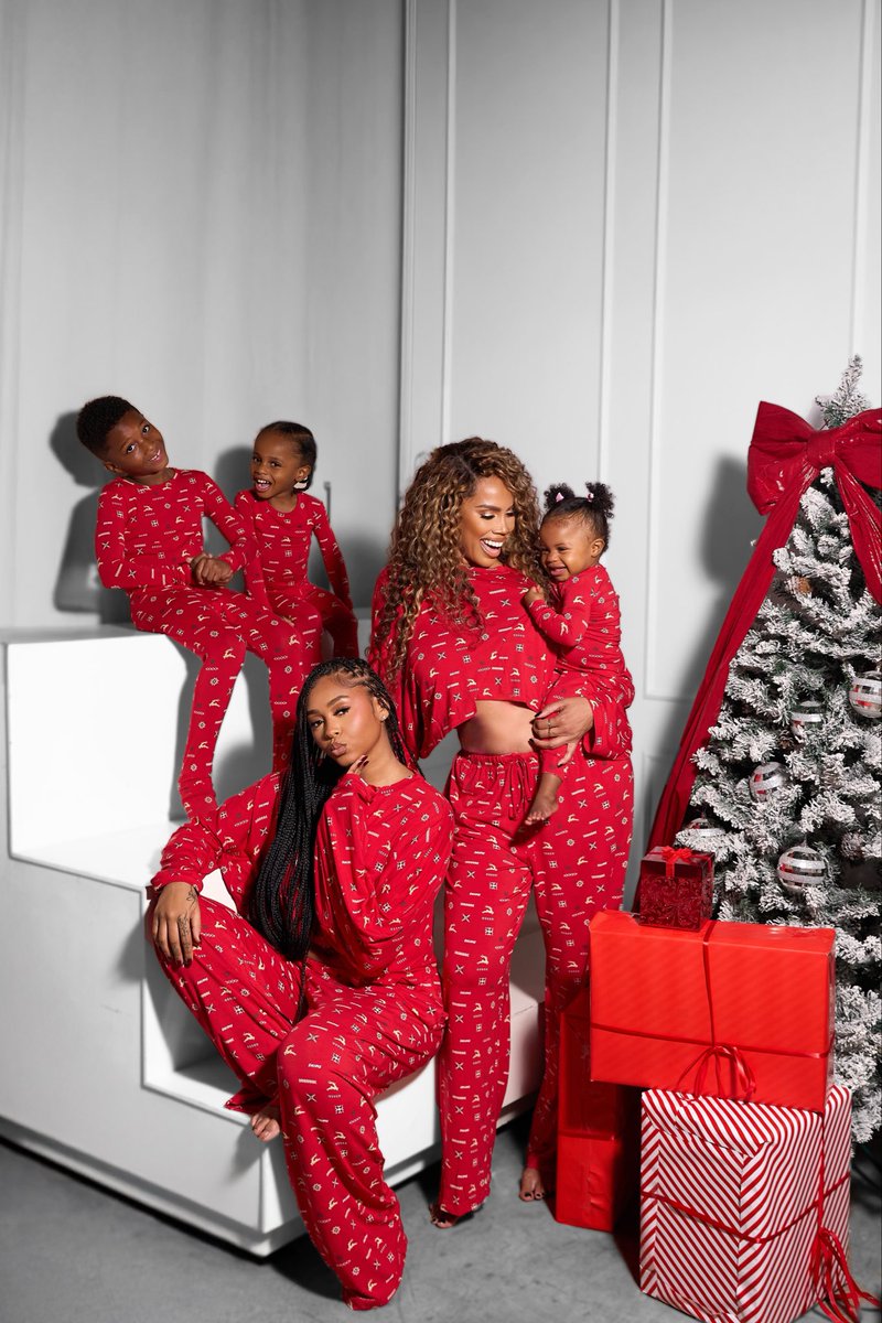 jada3_p's tweet image. MERRY CHRISTMAS ❤️