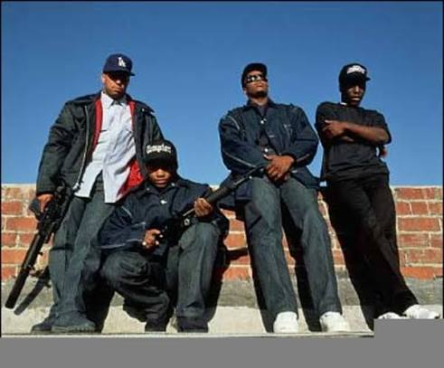 MannaraSegovia's tweet image. Yo y los cauros cuando venga el arrendador a weiar al gordo