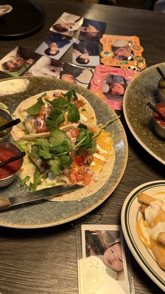 다소 어떠한 정체성이 느껴지는 메뉴선정……
<a href="/D111111111M/">딤</a>