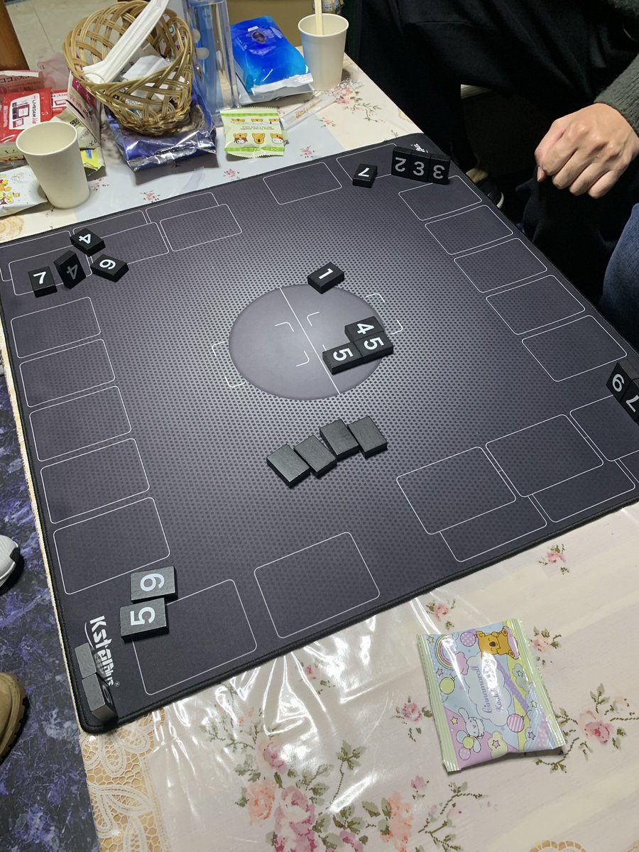 GrowthCard's tweet image. GROWTHでボードゲーム会をしました✨️

#マッチ売りの大富豪
#ドメモ