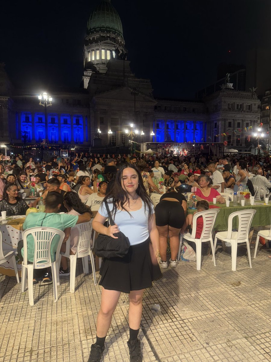 OfeFernandez_'s tweet image. Cena de nochebuena en congreso con personas en situación de calle. Van casi diez años haciéndola, hasta que un día deje de hacer falta. Brindemos por los movimientos sociales, ninguna familia sin navidad 🎄 @mteargentina