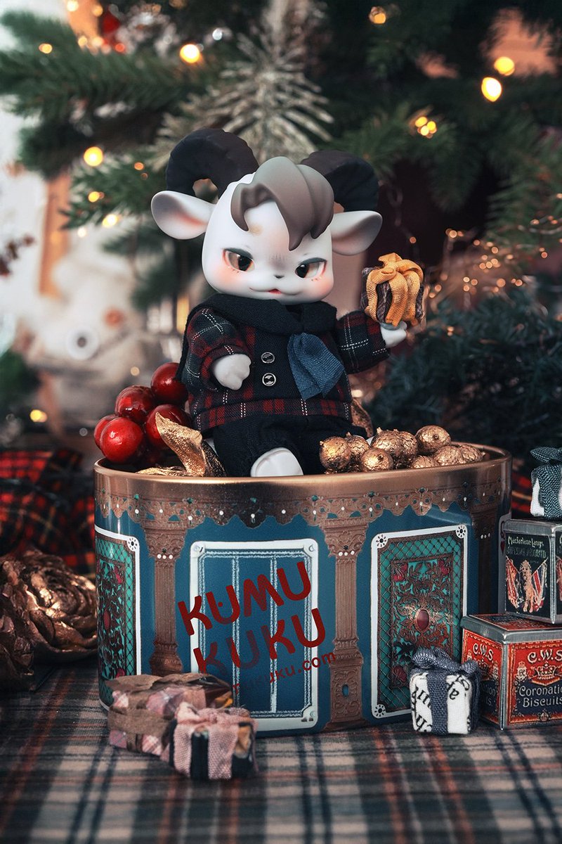 당연히 내 선물은 준비해뒀지? 
메리 크리스마스!!!🎄🎄
僕へのプレゼントは当然準備できてるよね！？
メリークリスマス！🎄🎄

#kumukuku #쿠무쿠쿠 #クムクク