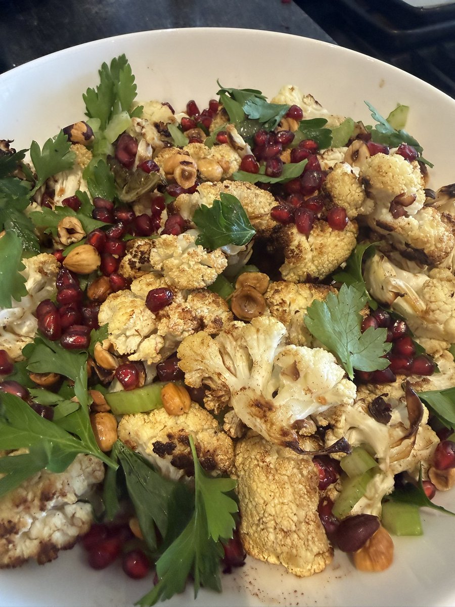 natlr's tweet image. Ottolenghi cauliflower salad for Christmas lunch with the family! Happy Christmas to all who celebrate today 🥂☀️🥰